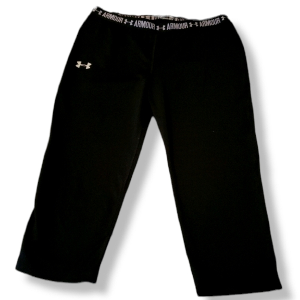 Under Armour Cropped Spandex, no size tag …